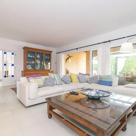 Olivos Villa *