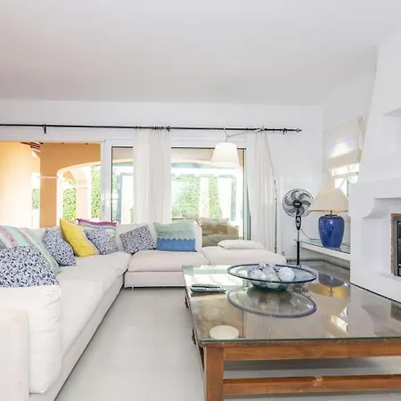 Olivos Villa *