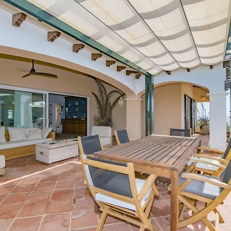 Olivos Villa
